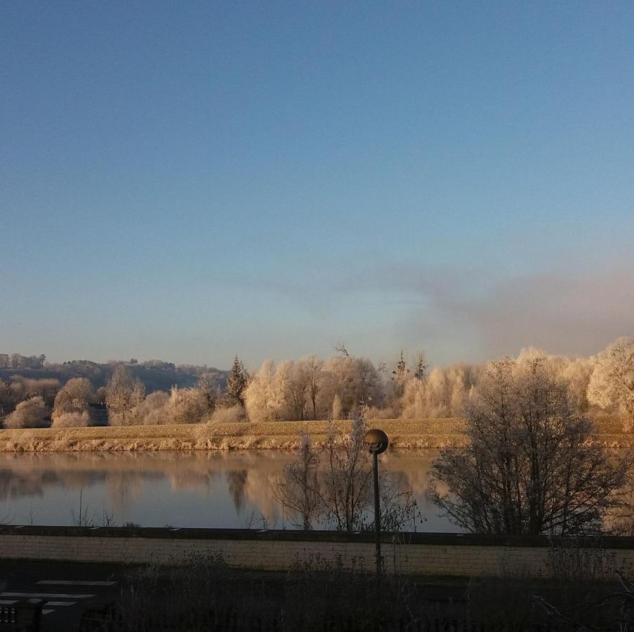 Le Soleil Couchant/Chambre D'Hotes Givet Buitenkant foto